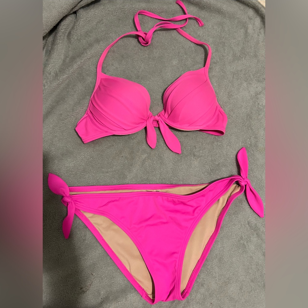 VICTORIA'S SECRET PUSH UP BIKINI